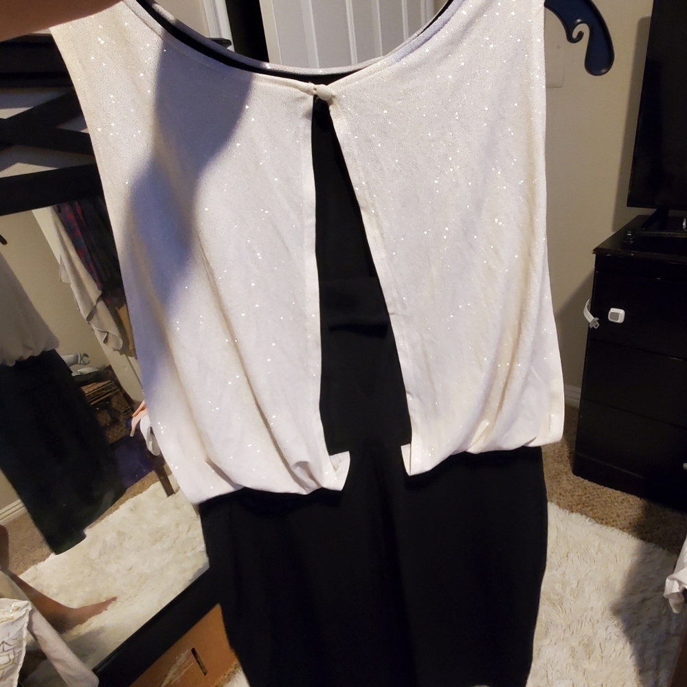 Infocus women's dress. - Picture 4 of 7